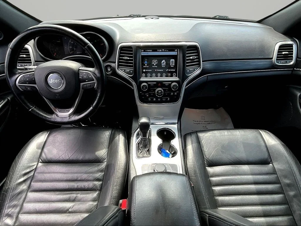 Used 2018 Crystal Metallic Jeep Limited image 9