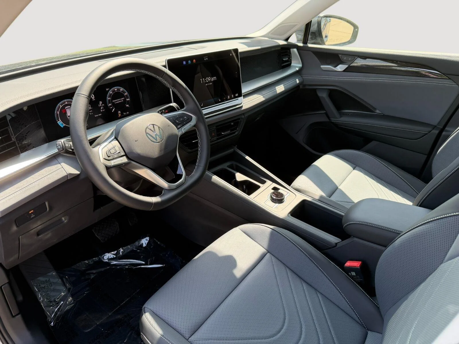 New 2026 Platinum Gray Metallic Volkswagen SE image 2