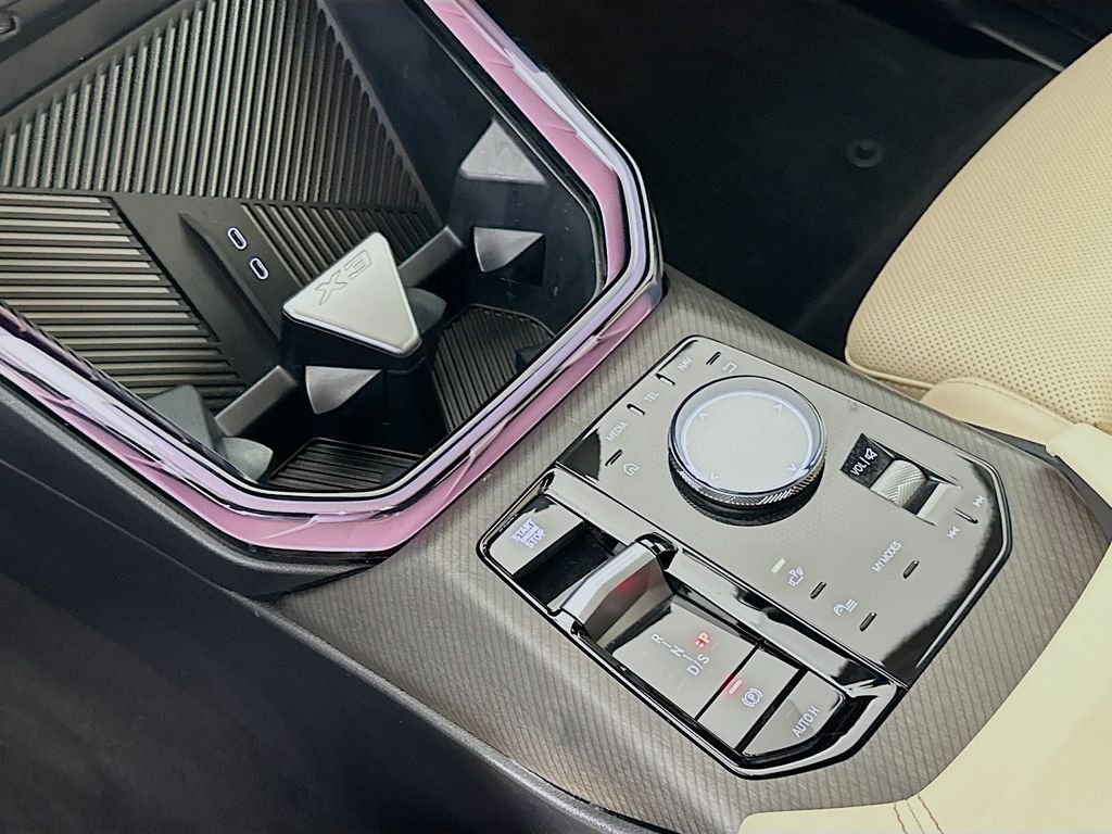 2026 BMW X3 30 - Photo 16