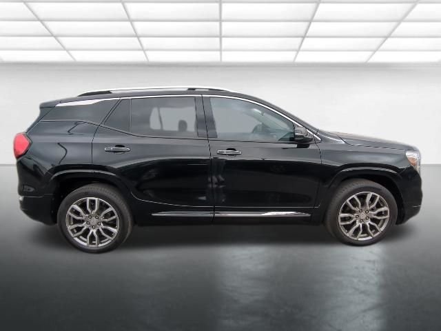 Used 2022 Ebony Twilight Metallic GMC Denali image 32