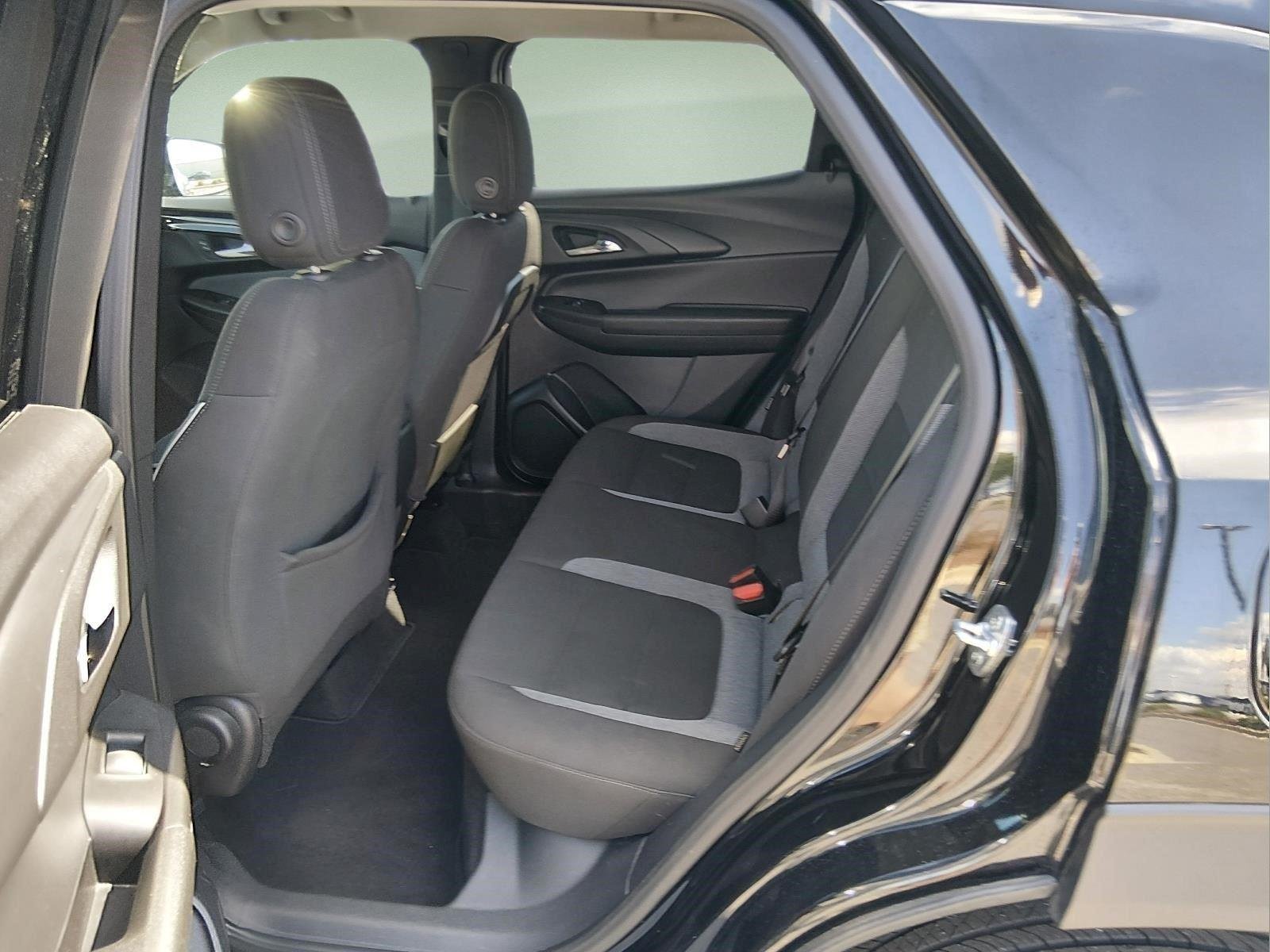 Used 2025 Mosaic Black Metallic Chevrolet LT image 18