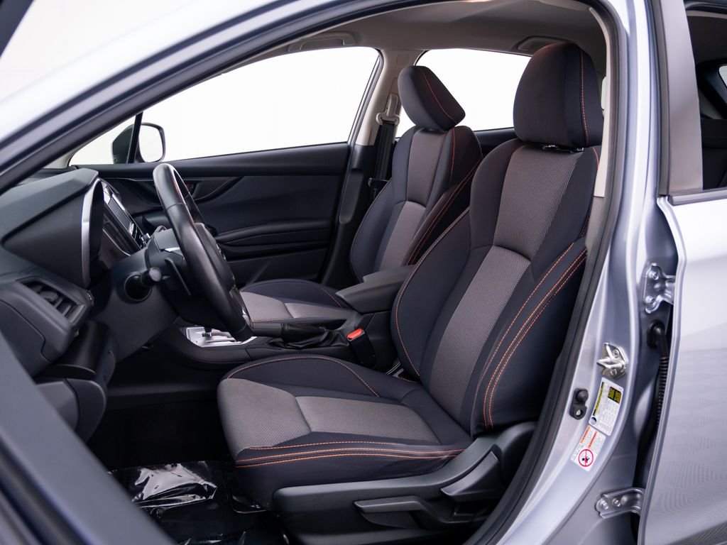 Used 2018 Ice Silver Metallic Subaru 2.0i Premium image 17