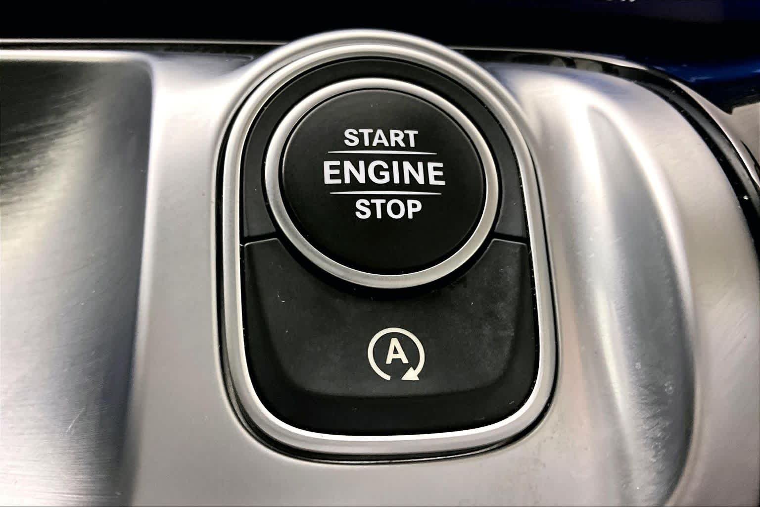 Used 2022 Polar White Mercedes-Benz GLB 250 image 31