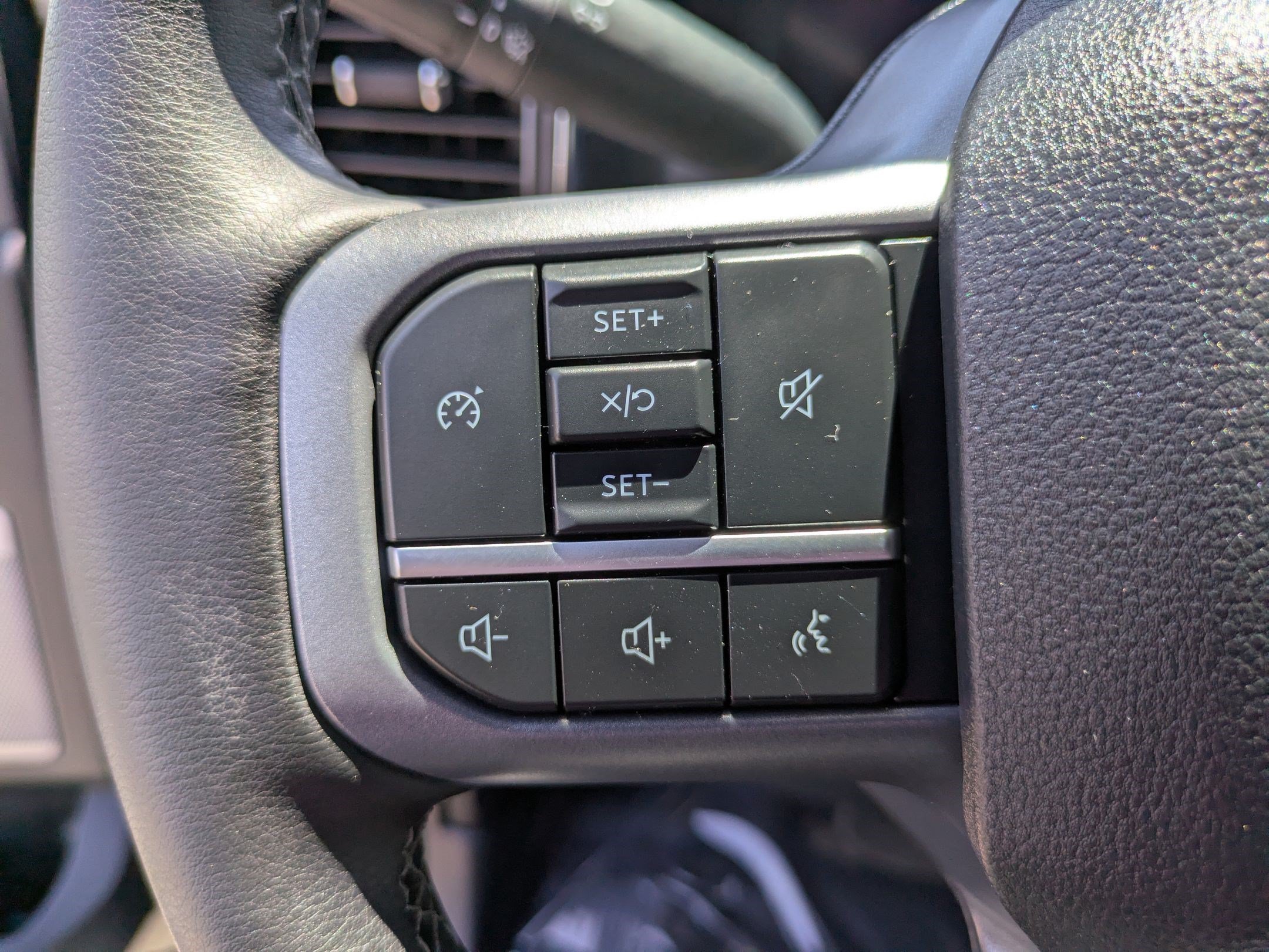 Certified Used 2025 Black Metallic Ford LARIAT image 16