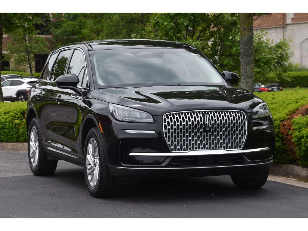 Used 2025 Infinite Black Metallic Clearcoat Lincoln Premiere image 2