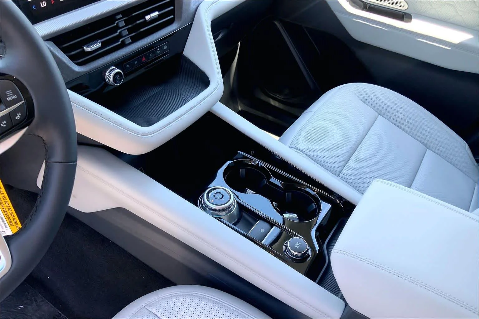 New 2026 Star White Metallic Tri-Coat Ford Platinum™ image 10