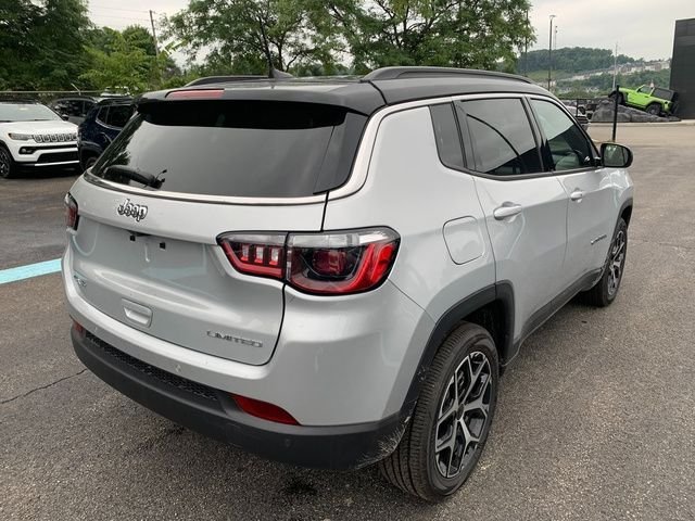 New 2026 Silver Zynith Metallic Clearcoat Jeep Limited image 6