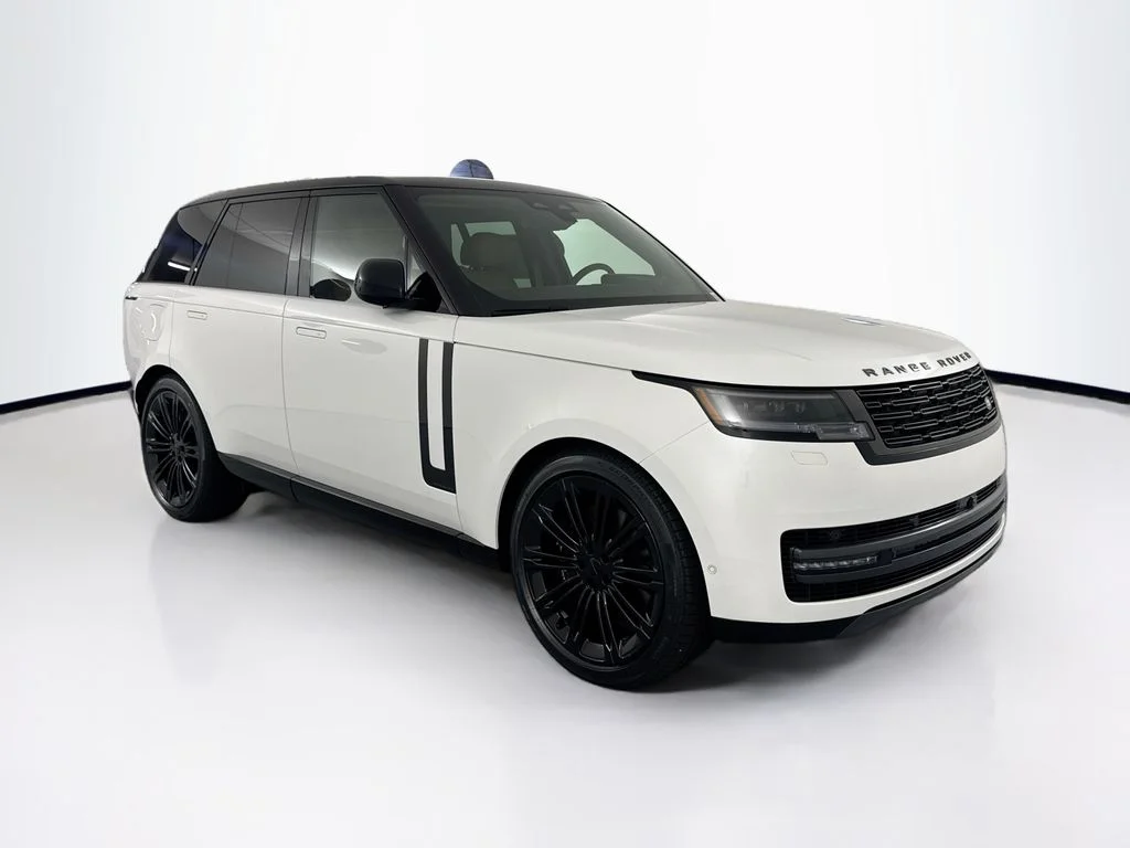 New 2026 Ostuni Pearl White Land Rover Autobiography image 3