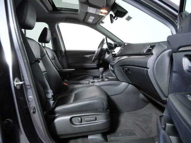 Certified Used 2019  Honda EX-L image 7