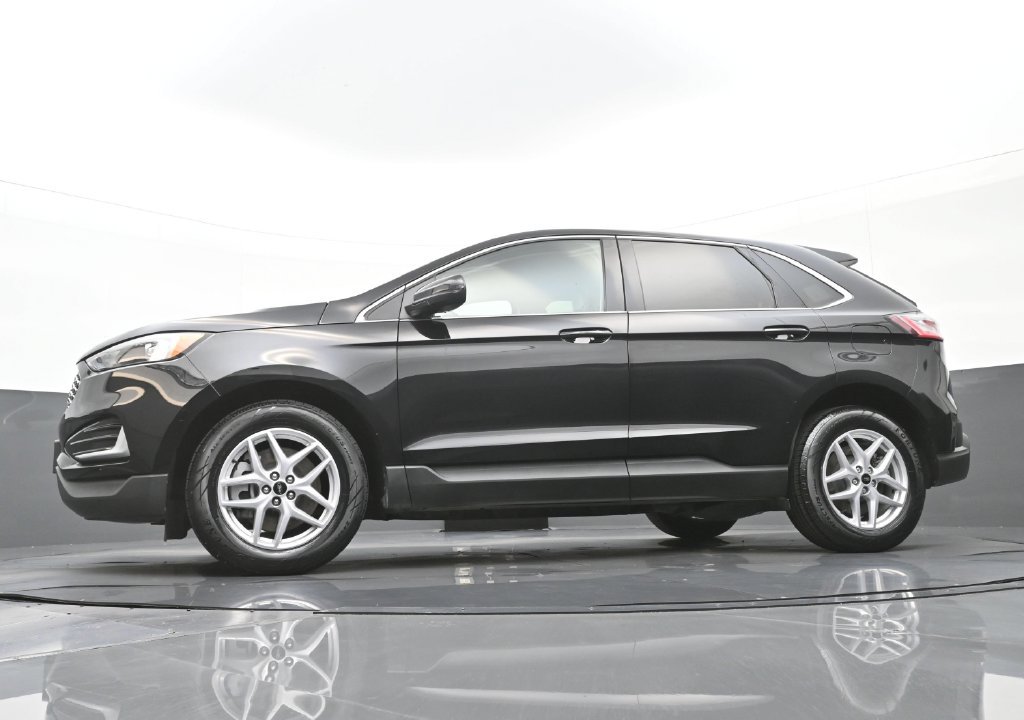 Used 2023 Black Ford SEL image 42