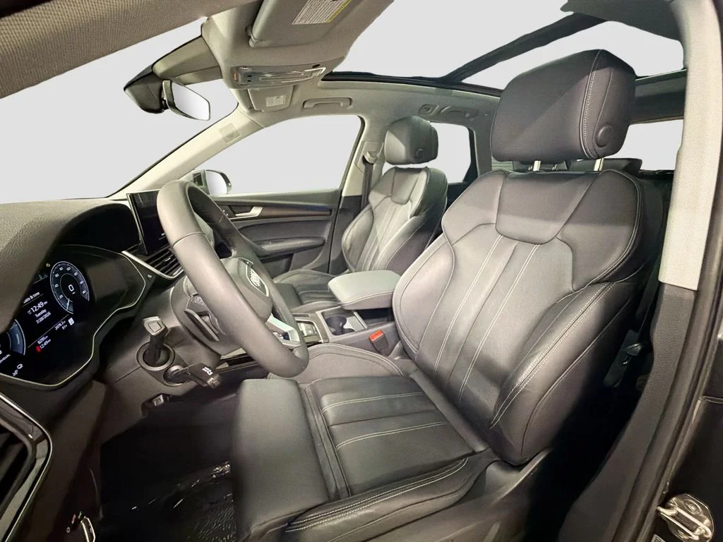 Used 2025  Audi 55 Premium Plus image 5