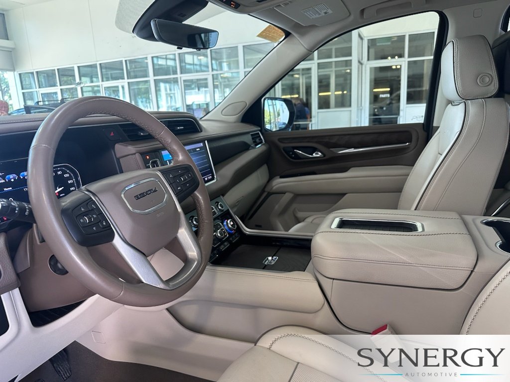Used 2021 White Frost Tricoat GMC Denali image 25