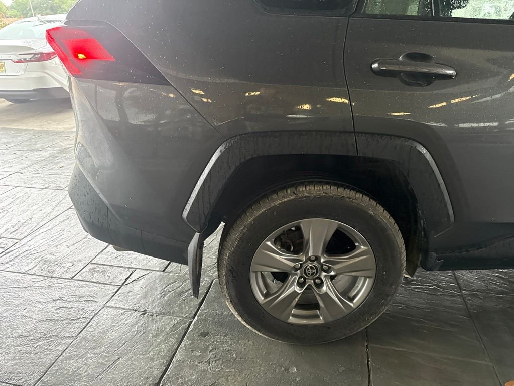 2024 Toyota RAV4 XLE - Photo 6