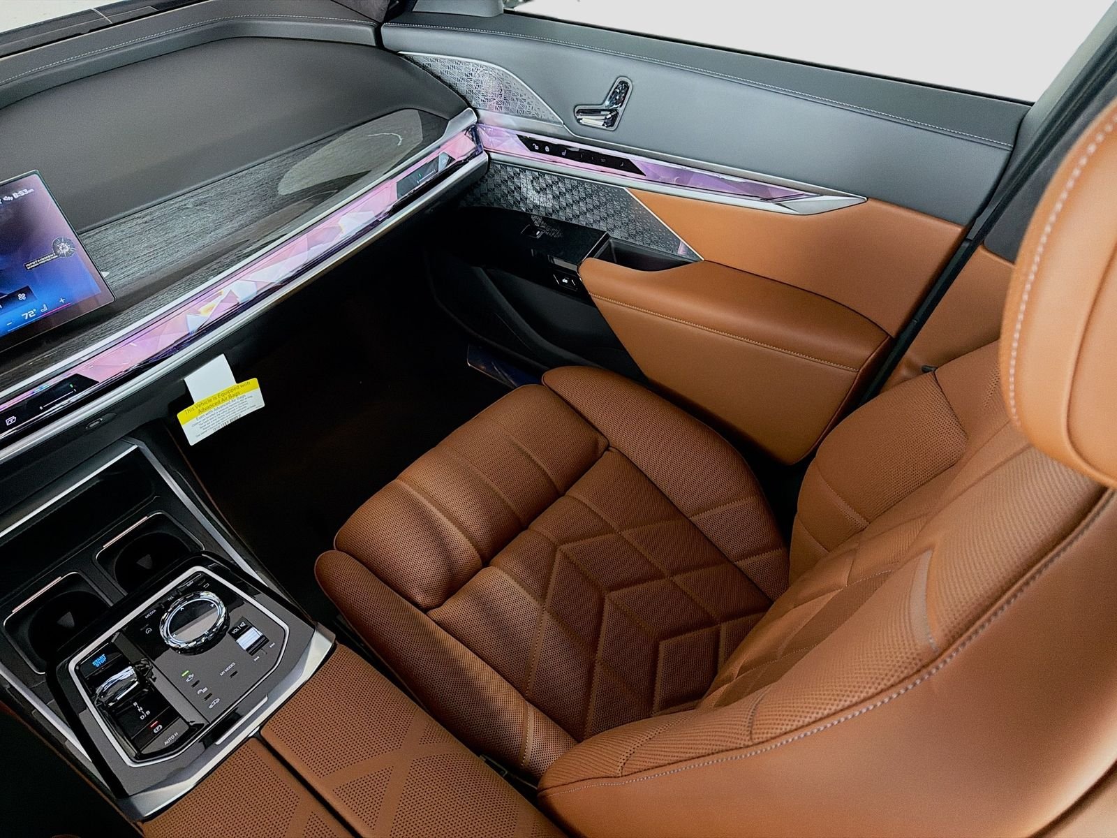 New 2026 Black Sapphire Metallic BMW M70 image 25