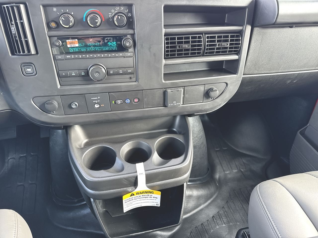 2025 Chevrolet Express Cargo Work Van - Photo 40
