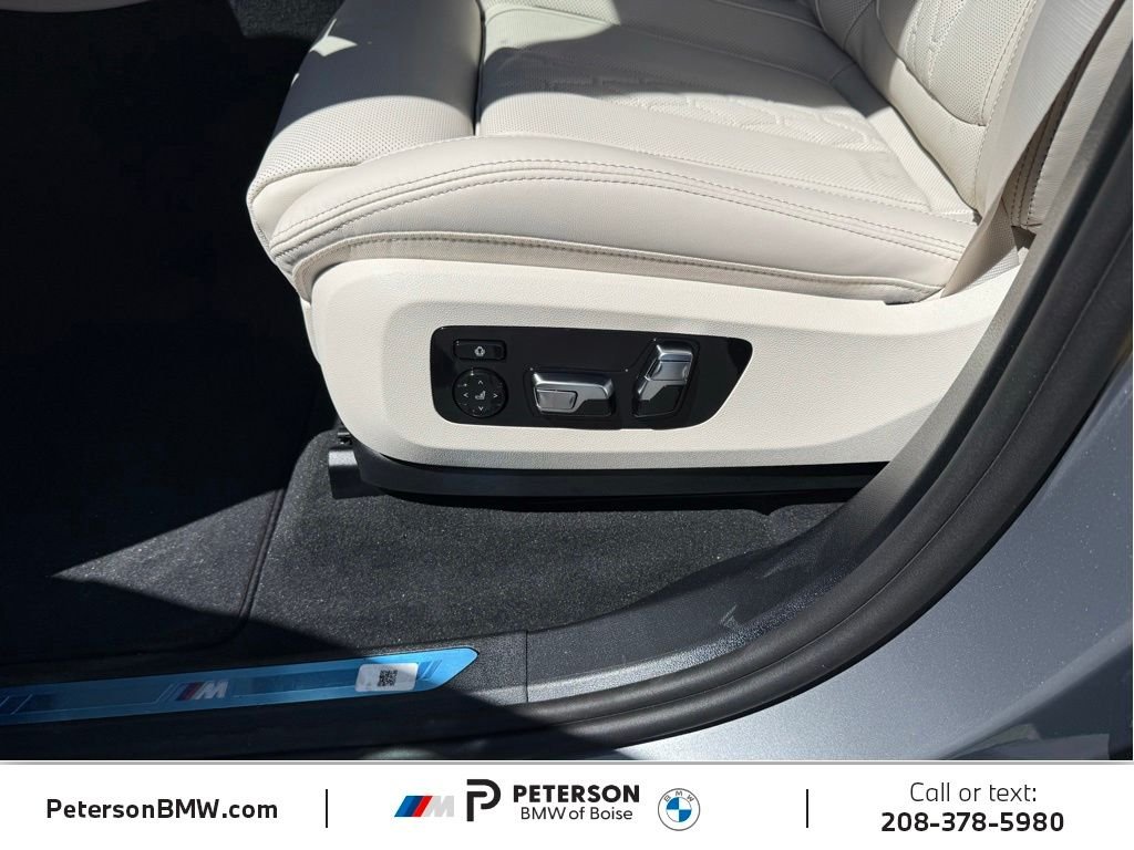 New 2026 Skyscraper Grey Metallic BMW xDrive50e image 25