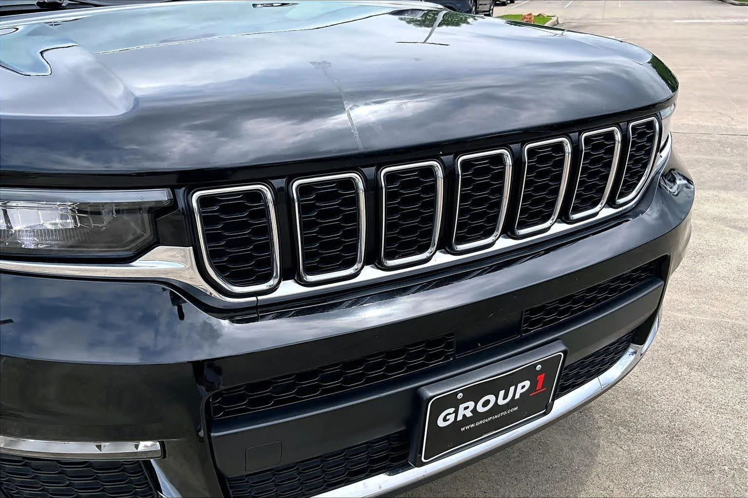 Used 2021 Diamond Black Crystal Pearlcoat Jeep Limited image 27