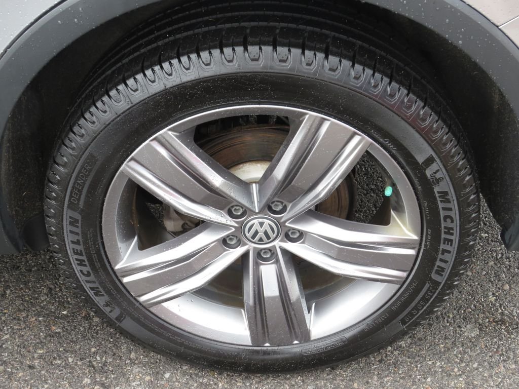 Used 2020 Silver Volkswagen 2.0T SEL image 12