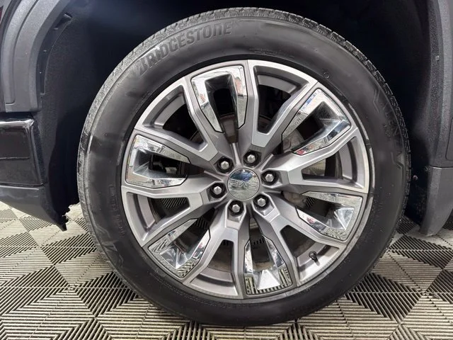 Used 2024 Onyx Black GMC Denali image 10