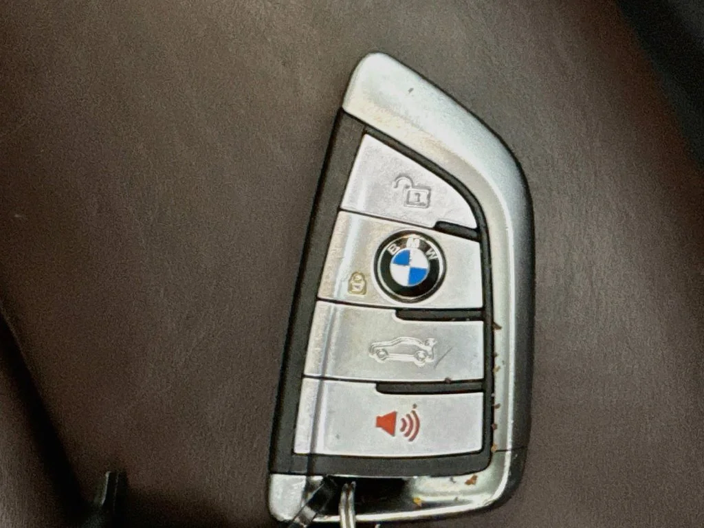 Used 2016 Mineral Silver Metallic BMW xDrive40e image 40