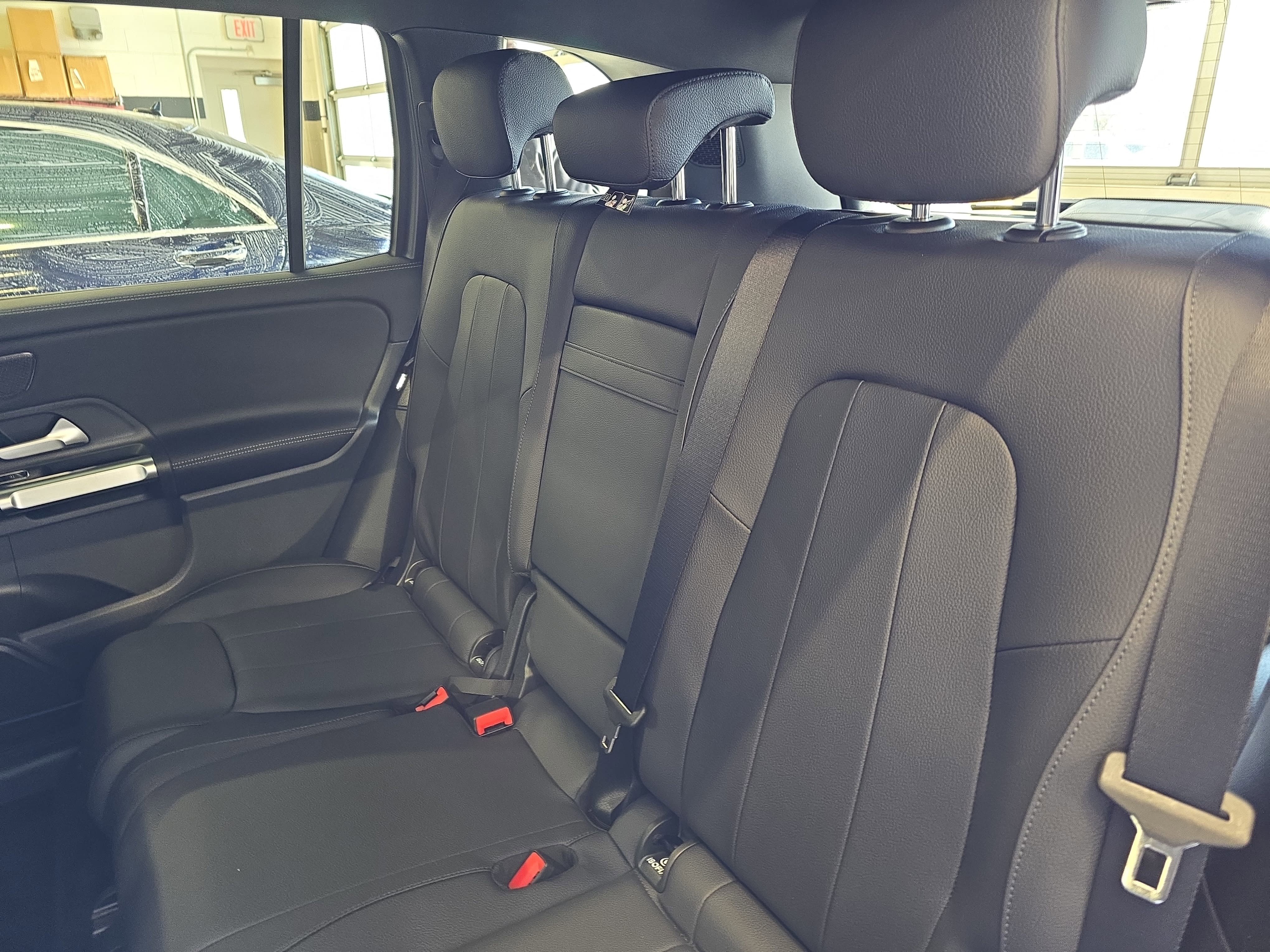 New 2026 Mountain Grey Metallic Mercedes-Benz GLB250 image 15