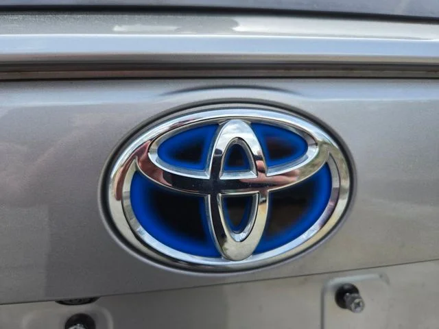 Used 2023 Silver Toyota LE image 17