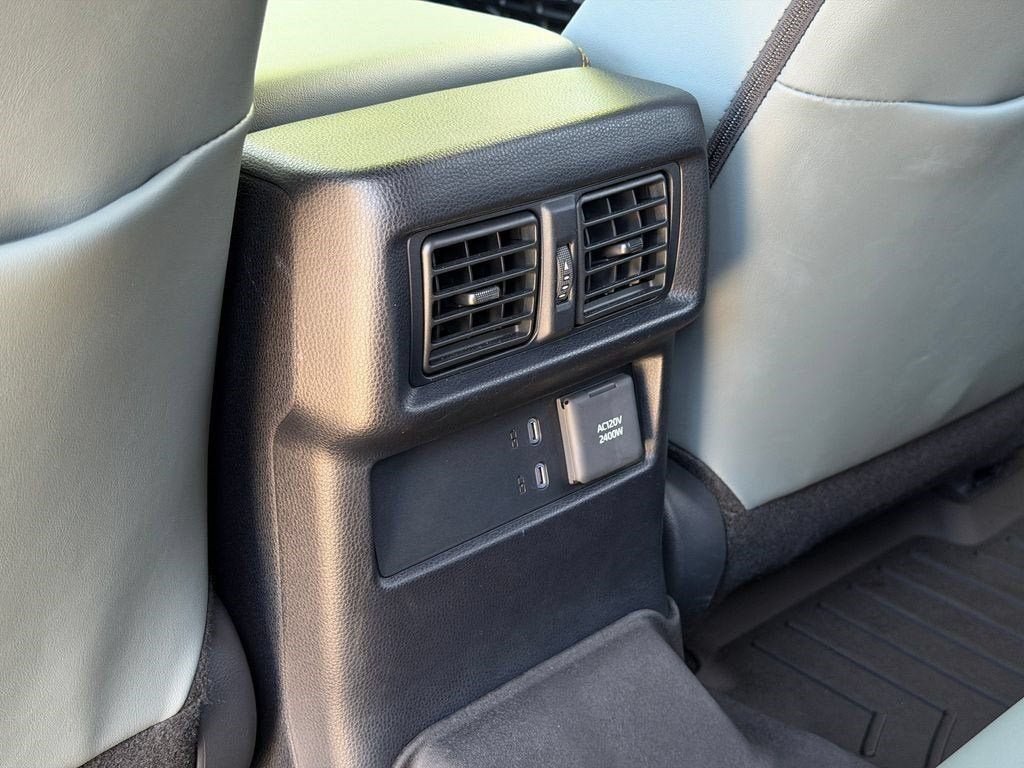 Used 2025 Everest Toyota Hybrid Trailhunter image 37