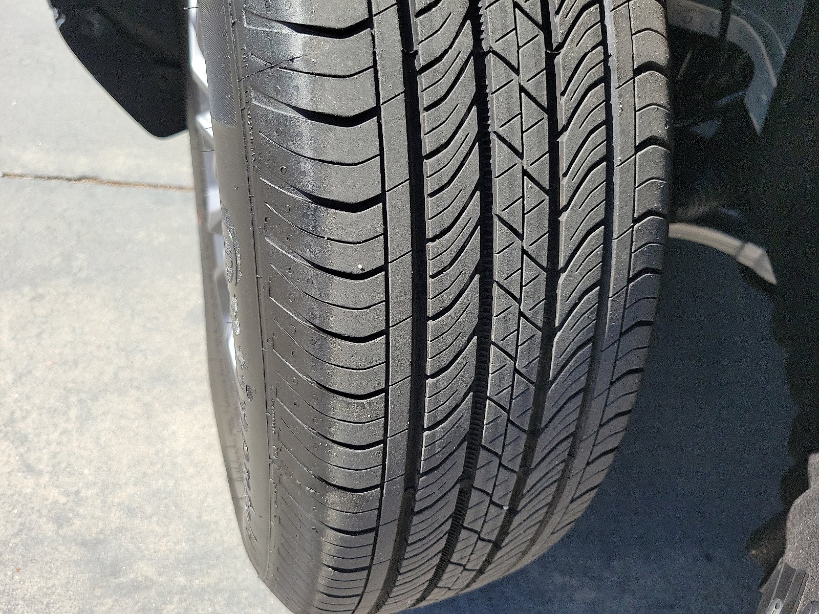New 2026 Azure Gray Metallic Tri-Coat Ford XLT image 24