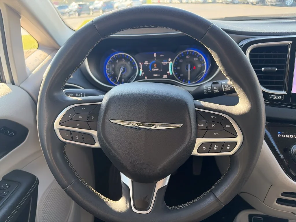 2024 Chrysler Pacifica Touring L - Photo 13