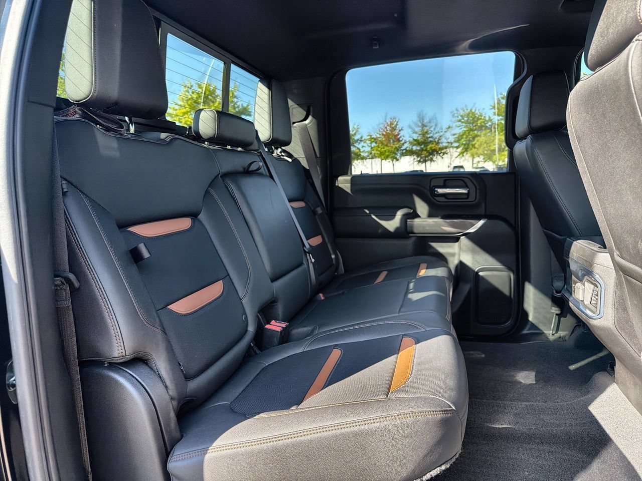 Used 2022 ONYX BLACK GMC AT4 image 22
