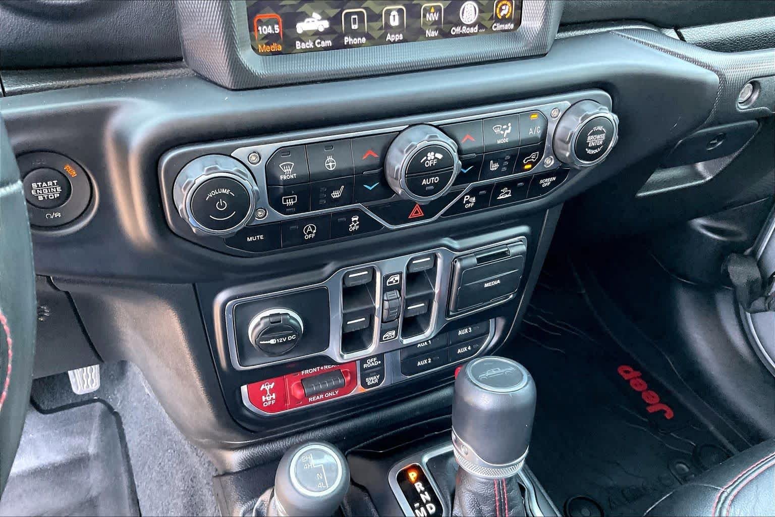Used 2020 Billet Silver Metallic Clearcoat Jeep Rubicon image 32
