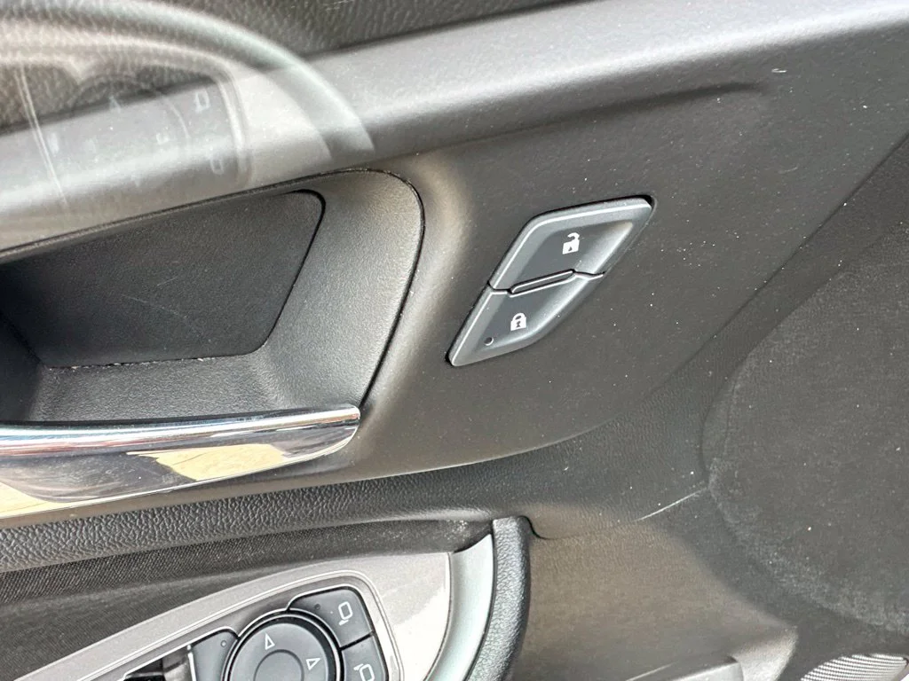 Used 2025 Black Chevrolet LT image 8