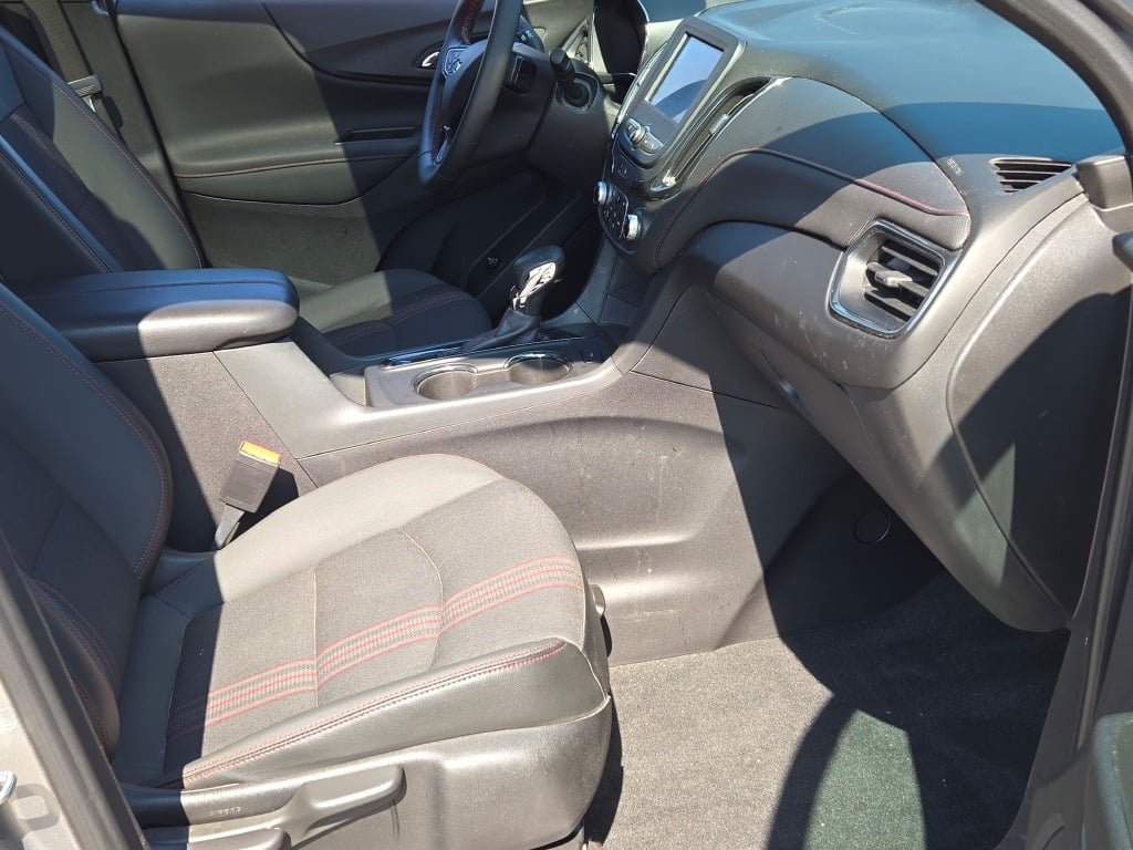 Used 2023 Gray Chevrolet RS image 4