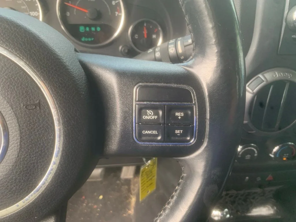 Used 2018 Billet Silver Metallic Clearcoat Jeep Unlimited Sport image 13