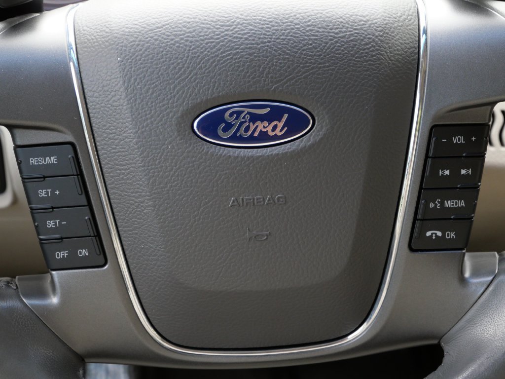Used 2010 Red Ford SEL image 17