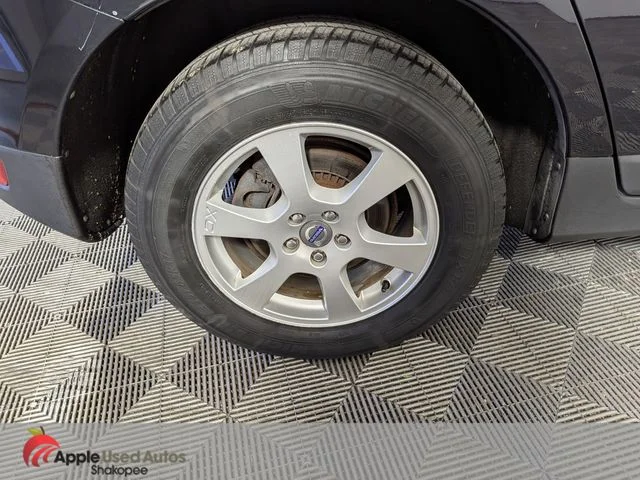 Used 2010 Gray Volvo 3.2 image 42
