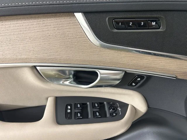 2025 Volvo XC90 Core - Photo 20