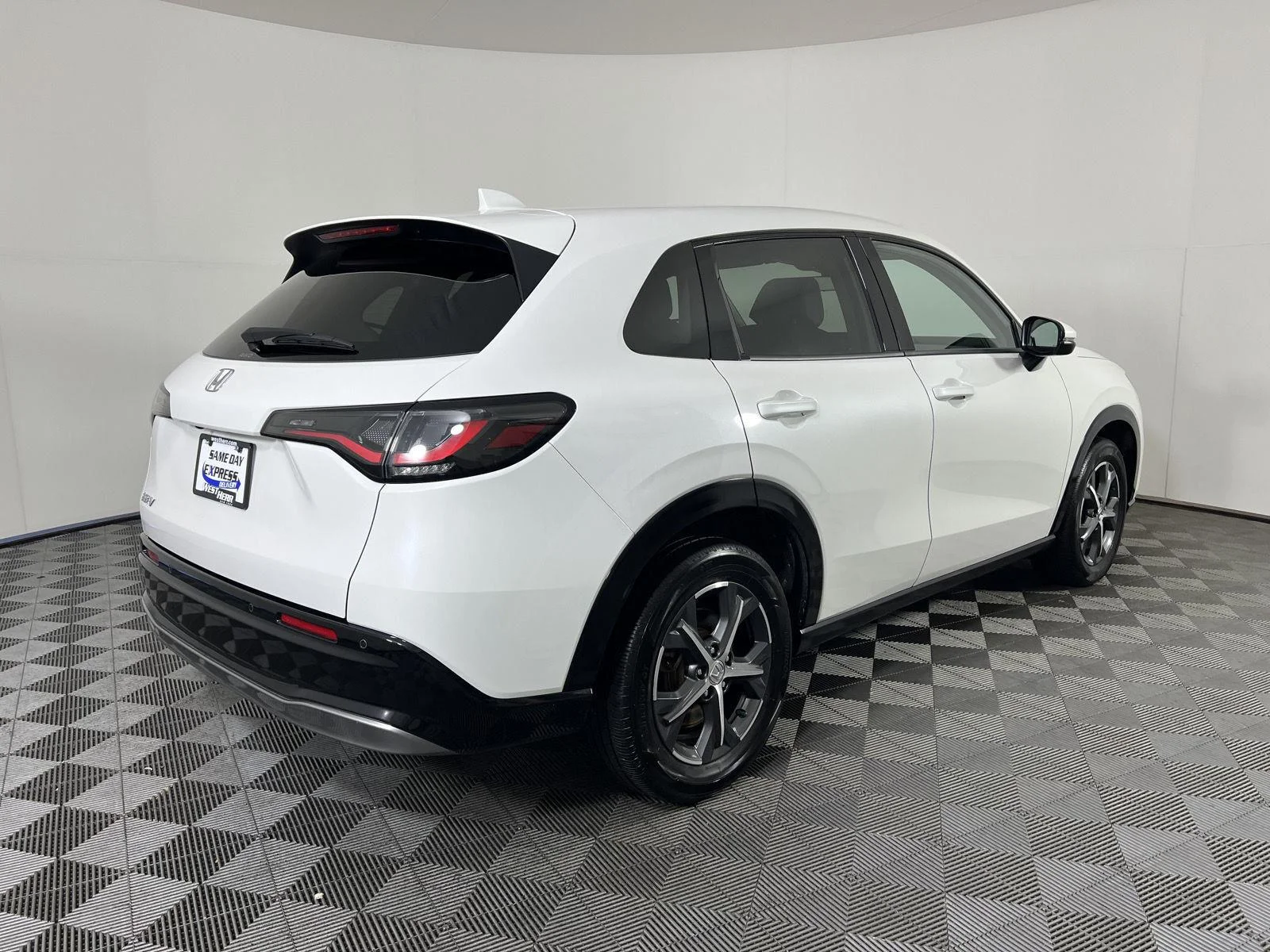 Used 2025 Platinum White Pearl Honda EX-L image 3