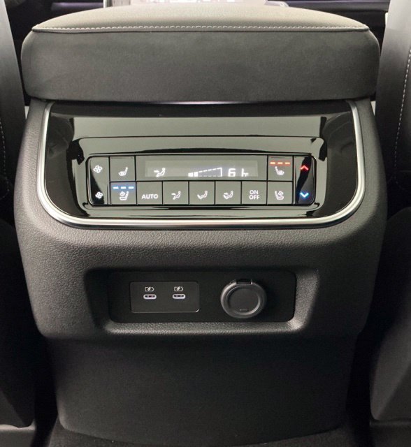 New 2027 White INFINITI LUXE image 20