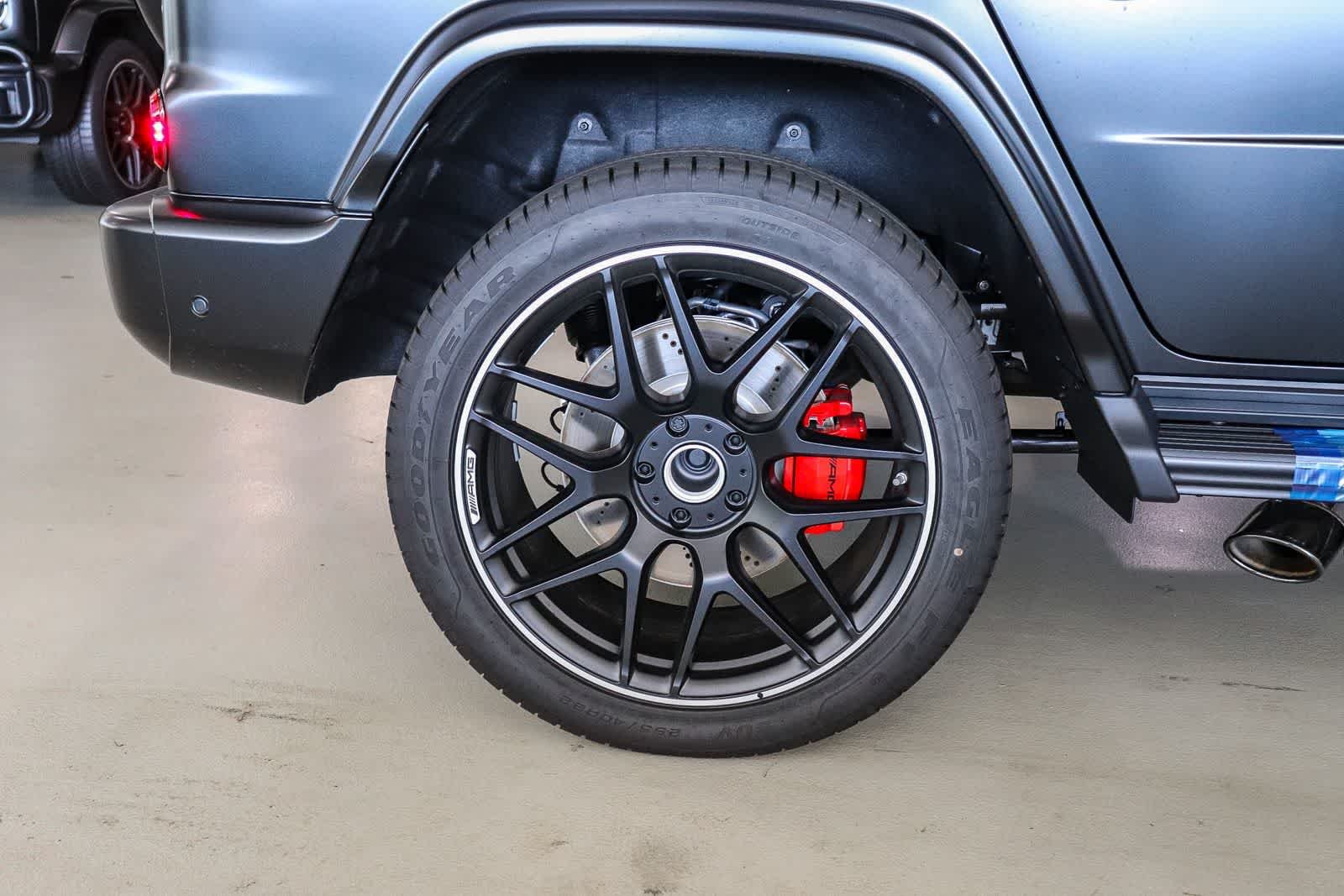 New 2027 MANUFAKTUR Night Black Magno Mercedes-Benz AMG® G 63 image 10
