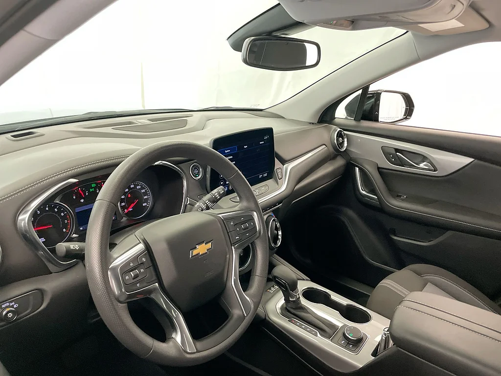 Used 2025 Black Chevrolet LT image 10
