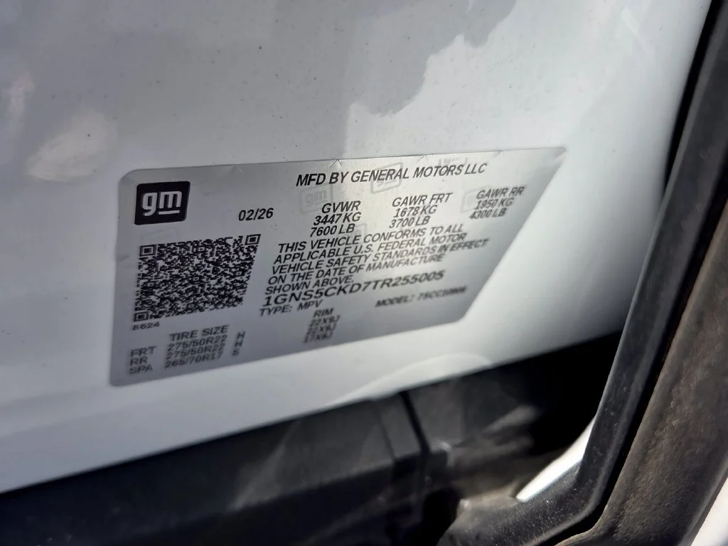 Used 2026 Summit White Chevrolet LT image 19