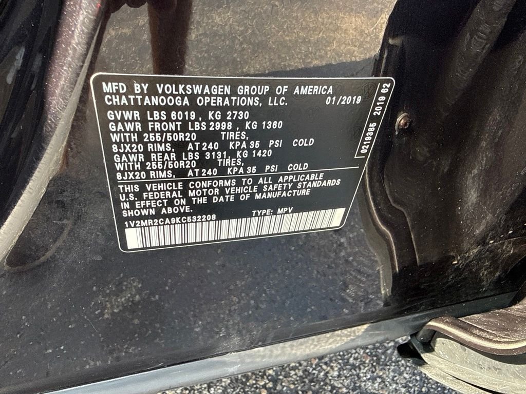 Used 2019 Black Volkswagen SEL image 11
