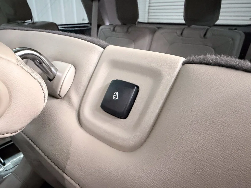 Used 2020 White Lincoln Reserve image 33