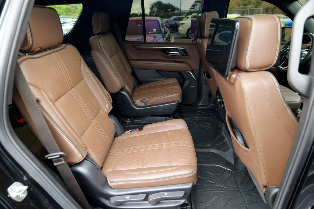 Used 2025 Black Chevrolet High Country image 32