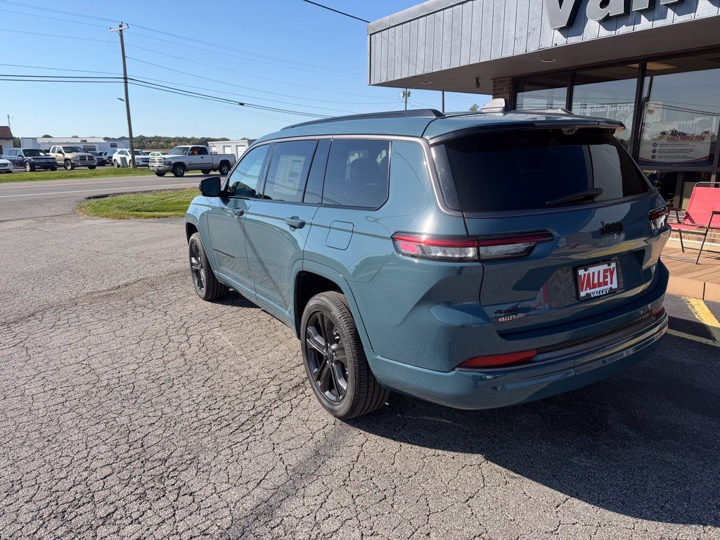 New 2027 Steel Blue Paint Jeep Limited Reserve image 7