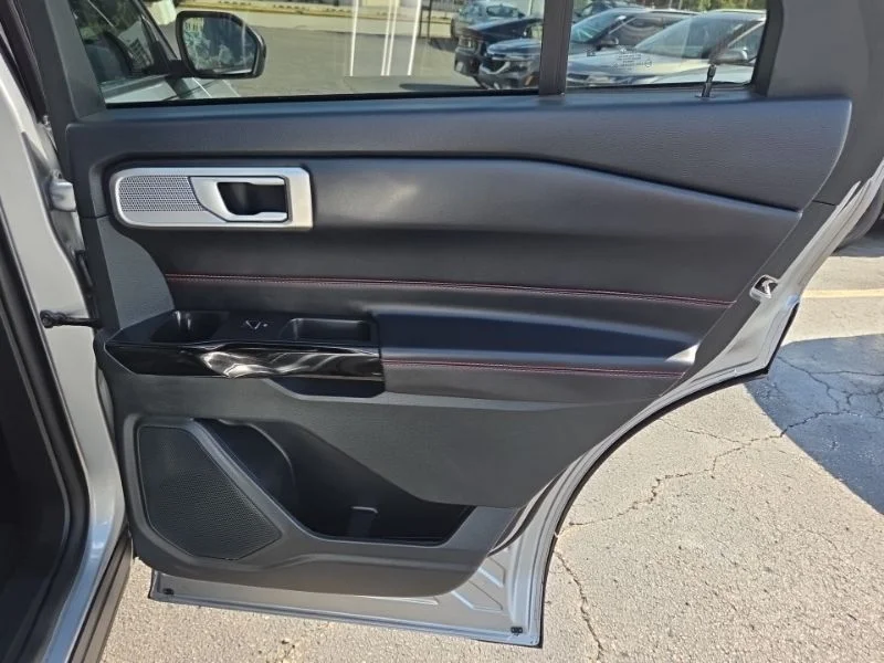 Used 2023 Silver Ford ST-Line image 17