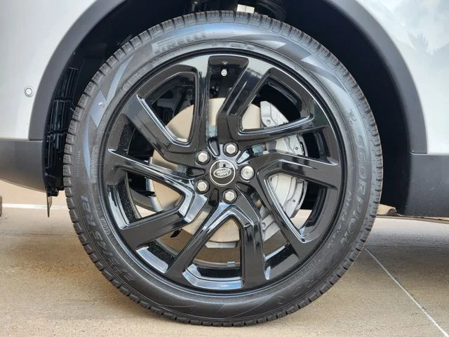 Used 2025 Fuji White Land Rover S image 7