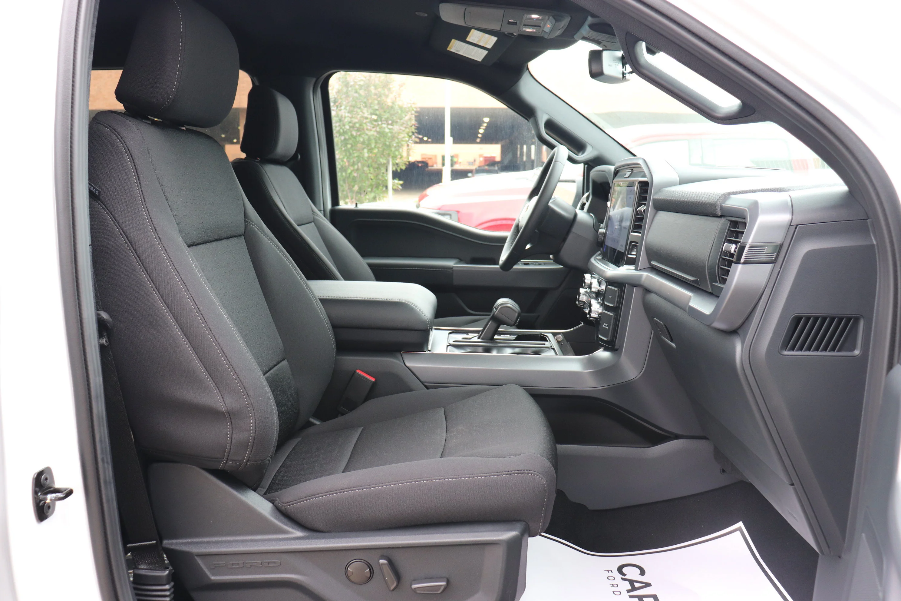 New 2026 OXFORD WHITE Ford XLT image 8