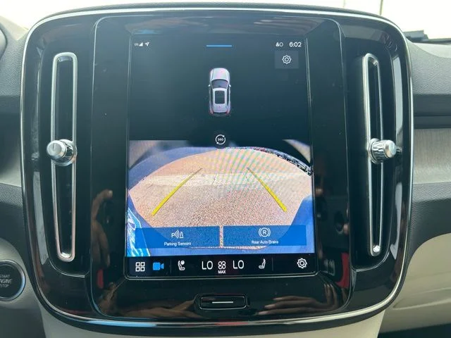 2024 Volvo XC40 Plus - Photo 10